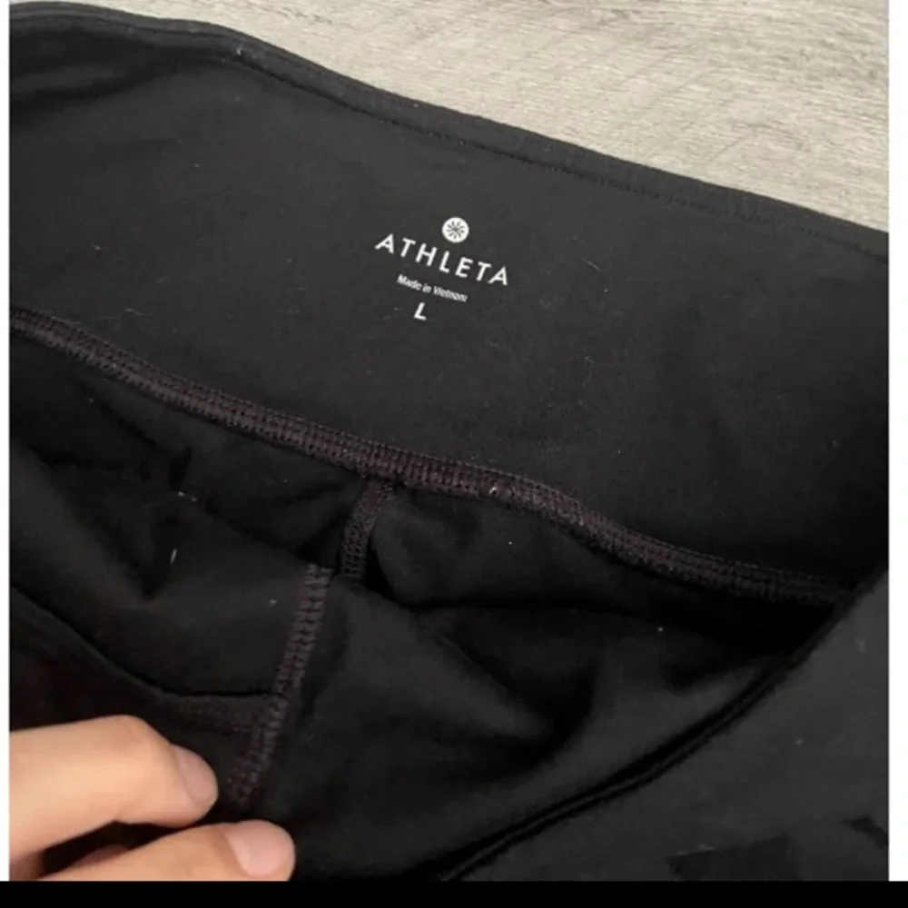 athleta cropped leggings - Picture 3 of 3